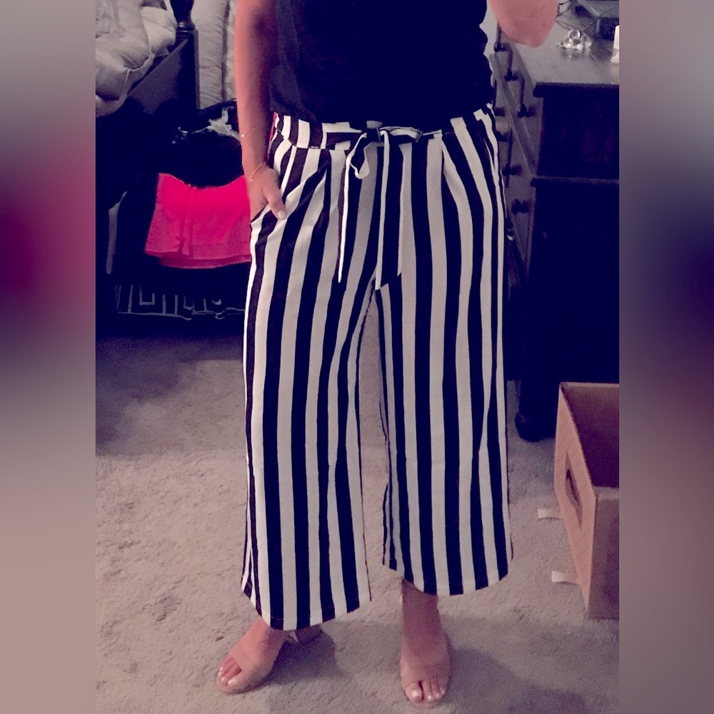 Mimi Chica Stripe Cropped Trouser - L